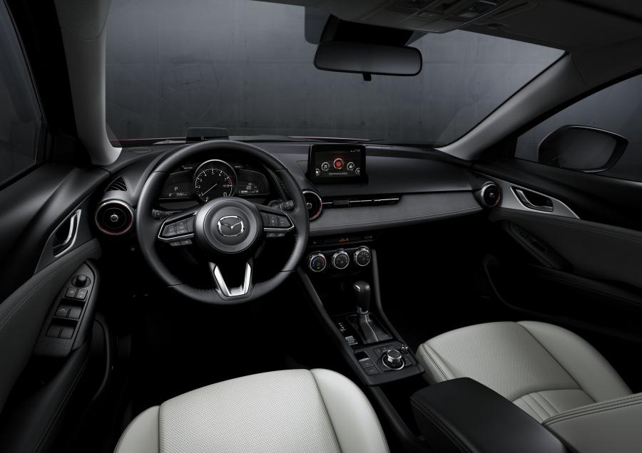 Торпедо Mazda CX-3 2018 года  (NA) (фото 3 из 10)